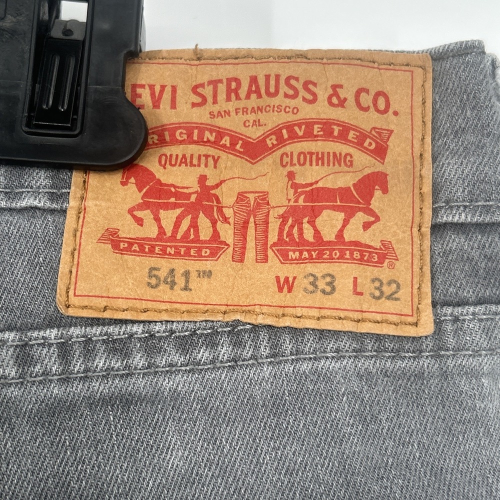 Levi's 541 Men's 33x32 Gray Jeans Athletic Taper Stretch Denim - Picture 7 of 11